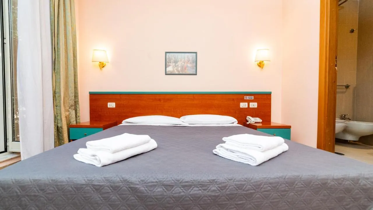Hotel Center 1 Rome 3*,